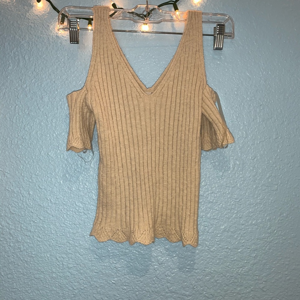 Cold Shoulder Crop Top